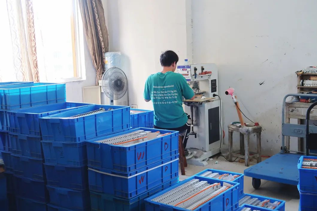 Electric Circuit Breaker OEM 10-63A/Normal Type MCB Yqnt/Low Voltage MCB