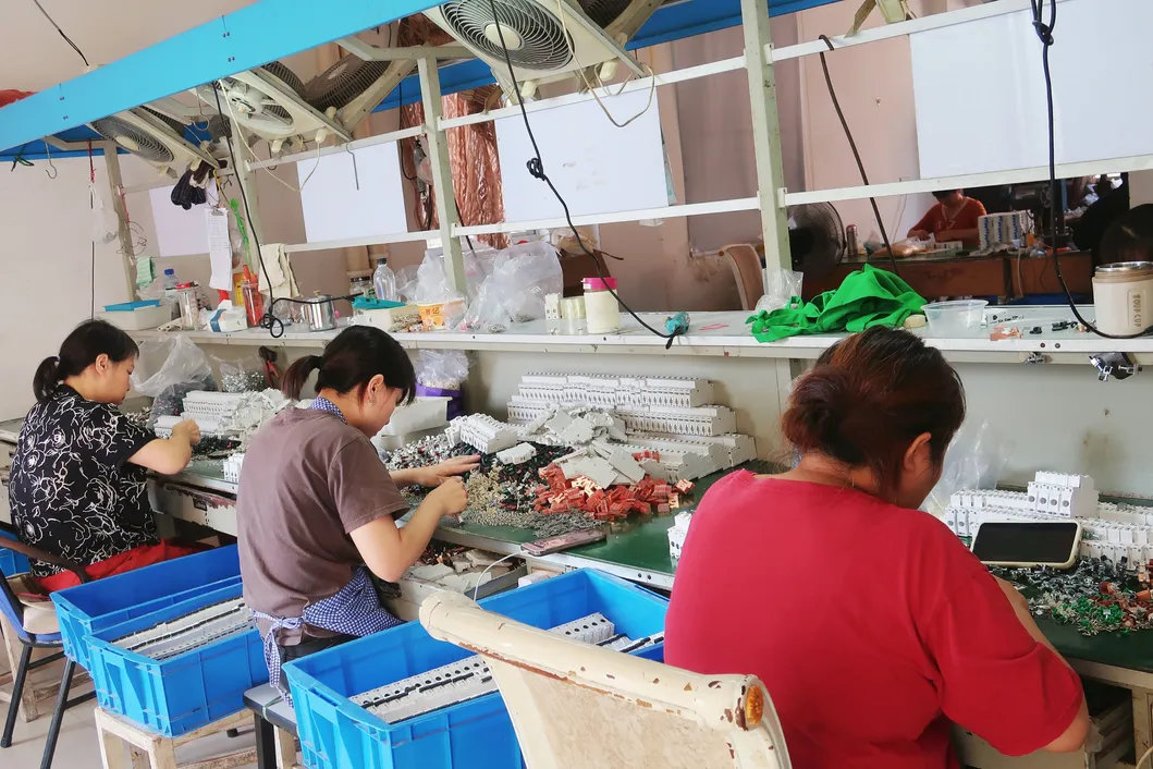 Electric Circuit Breaker OEM 10-63A/Normal Type MCB Yqnt/Low Voltage MCB